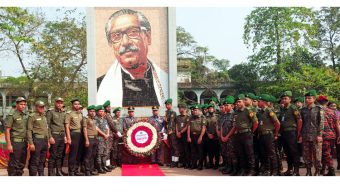 বঙ্গবন্ধুর জন্মবার্ষিকীতে আনসার বাহিনীর শ্রদ্ধাঞ্জলী অর্পণ