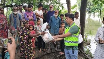 শুকনো ও রান্না করা খাবার বিতরণ অব্যাহত রেখেছে গোয়াইনঘাট থানা পুলিশ