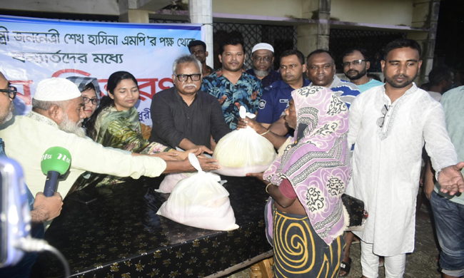 সরকারের পাশাপাশি বন্যার্তদের পাশে সকলকে দাঁড়ানোর আহবান প্রতিমন্ত্রী শফিক চৌধুরীর