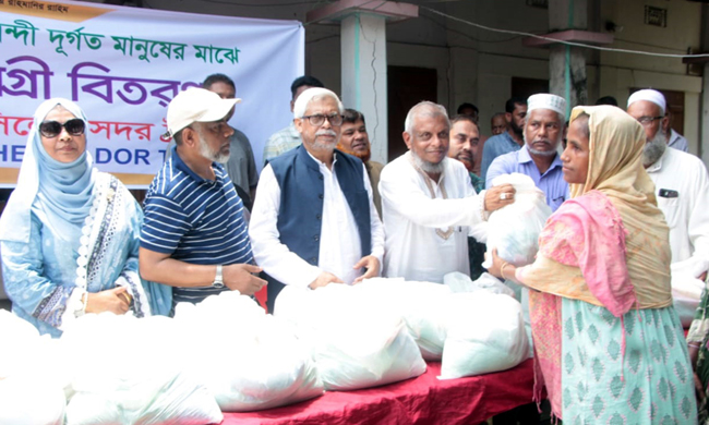 সিলেট সদর ট্রাস্ট ইউকের উদ্যোগে ৩ শতাধিক পরিবারের মাঝে খাদ্য সামগ্রী বিতরণ