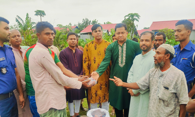 গোয়াইনঘাটে প্রশাসনের পক্ষ থেকে কোরবানির মাংস বিতরণ