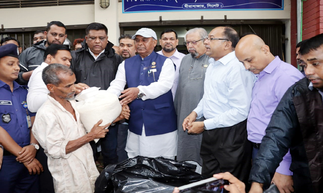 সিলেটের বন্যা পরিস্থিতি প্রধানমন্ত্রী গভীর ভাবে পর্যবেক্ষণ করছেন : দুর্যোগ ও ত্রাণ প্রতিমন্ত্রী