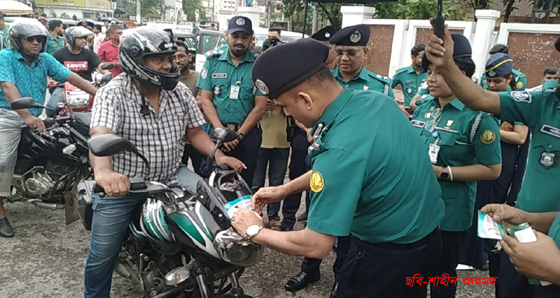 সিলেটে ‘নো হেলমেট নো ফুয়েল’ এর প্রচারনা কার্যক্রমের উদ্বোধন