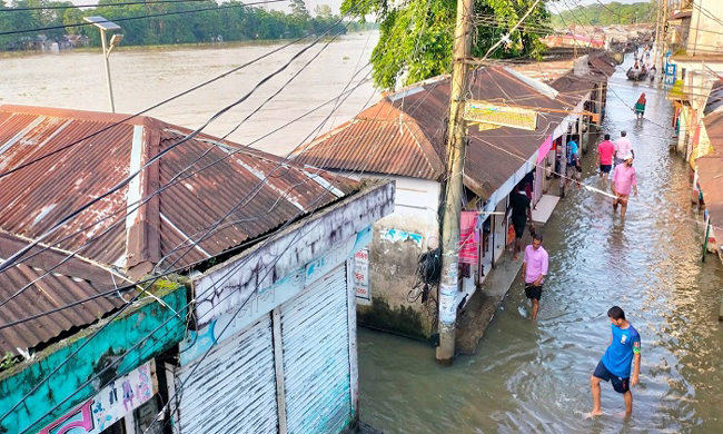 দীর্ঘ মেয়াদী বন্যার কবলে কুশিয়ারা তীরের বাসিন্দারা