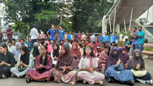 শাবিপ্রবিতে আন্দোলনকারীদের ওপর ছাত্রলীগের হামলা, প্রতিবাদে বিক্ষোভ