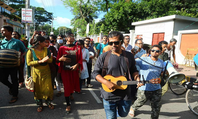 নির্বিচারে হত্যার’ প্রতিবাদে সিলেটে ‘গানমিছিল’`