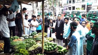 সিলেটে বাজার মনিটরিংয়ে শিক্ষার্থীরা-কমছে পণ্যের দাম