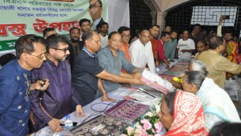 দূর্গাপূজা উপলক্ষে ‘আমরা বিএনপি পরিবার’র বস্ত্র উপহার