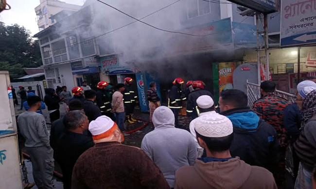 সিলেটে দোকানে অগ্নিকাণ্ড