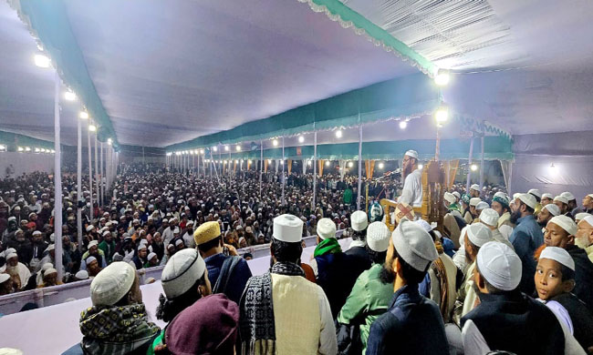 আমাদের দেশ নিয়ে ষড়যন্ত্র চলতেছে সবাই সতর্ক থাকুন: শায়েখে চরমোনাই