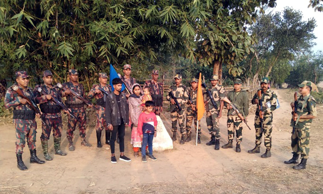 মাধবপুরে বিএসএফের হাতে আটক দুই বাংলাদেশিকে বিজিবির হাতে হস্তান্তর