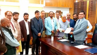 ১৭ পরগনার পক্ষ থেকে জেলা প্রশাসক বরাবর স্মারকলিপি