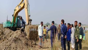 গোয়াইনঘাটে সরকারি জলমহাল থুবুরি বিলে অবৈধভাবে নির্মাণ হচ্ছে বেড়িবাঁধ-উপজেলা প্রশাসের অভিযান