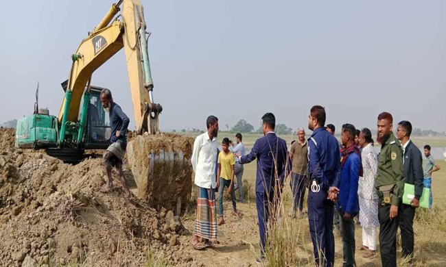 গোয়াইনঘাটে সরকারি জলমহাল থুবুরি বিলে অবৈধভাবে নির্মাণ হচ্ছে বেড়িবাঁধ-উপজেলা প্রশাসের অভিযান