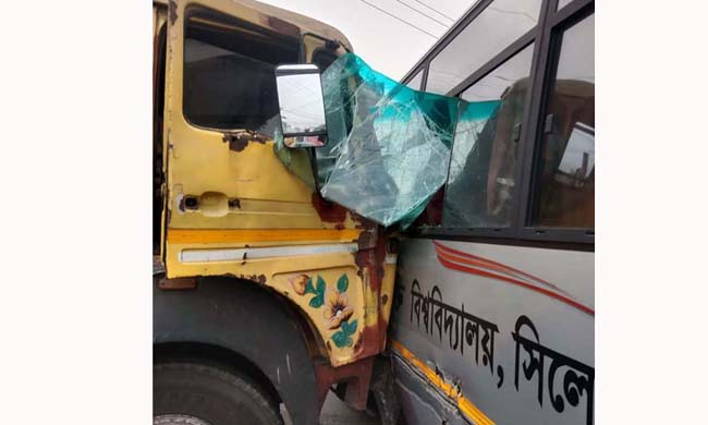 সিলেটে দুর্ঘটনার শিকার শাবিপ্রবি শিক্ষকদের বাস