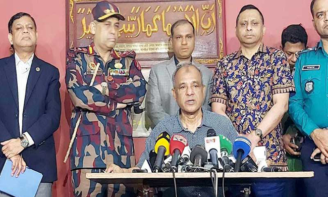 যারা এসব করছে, শক্ত হাতে তাদের প্রতিহত করব: স্বরাষ্ট্র উপদেষ্টা