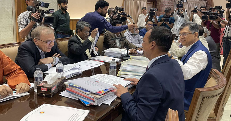 প্রধান উপদেষ্টার দিকনির্দেশনা মেনেই বৈঠক করা হচ্ছে: আলী রীয়াজ