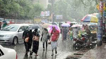 বৃষ্টিস্নাত সকাল, ভোগান্তিতে সাধারণ মানুষ