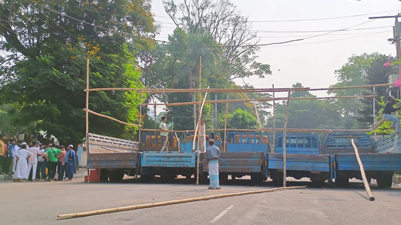 আওয়ামী লীগ নিষিদ্ধের দাবি-উত্তাল যমুনা, তৈরি হচ্ছে মঞ্চ