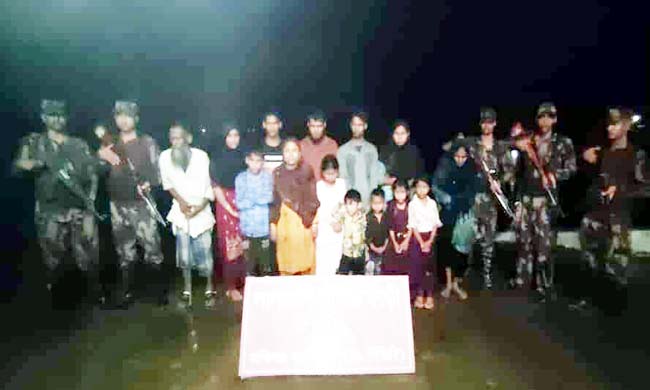 জৈন্তাপুর সীমান্তে পুশইন: ১৪ রোহিঙ্গা আটক করেছে বিজিবি