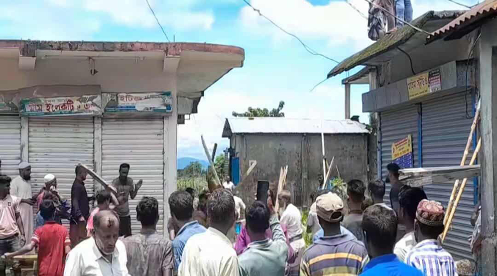 সিলেটে গোয়াইনঘাটে দোকানকোটার দ খ ল নিয়ে তুমুল সং ঘ র্ষ, আ হ ত ১৫