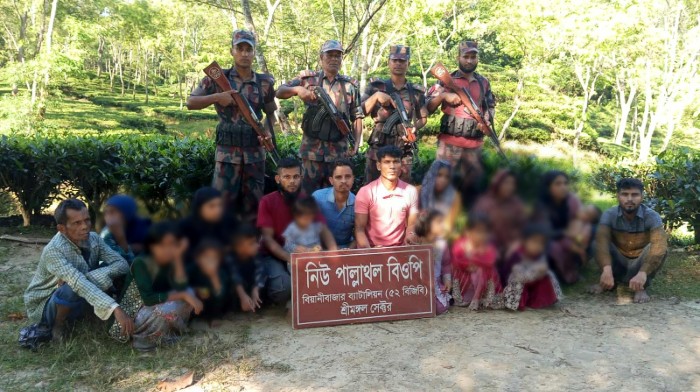 বড়লেখা সীমান্তে বাংলাদেশি নাগরিকসহ ১৮ রোহিঙ্গা আটক