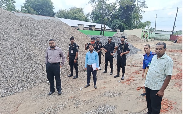 ভোলাগঞ্জ থেকে লুট হওয়া আরও ১০ হাজার ঘনফুট পাথর জব্দ