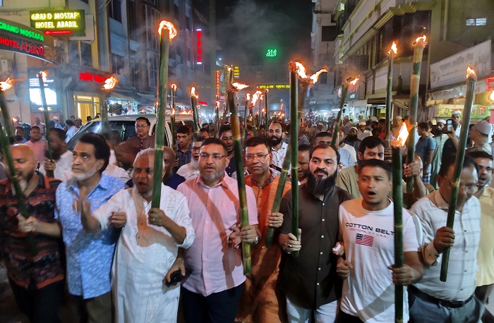 দাবি আদায় না হওয়া পর্যন্ত রাজপথ ছাড়বো না: আরিফুল হক