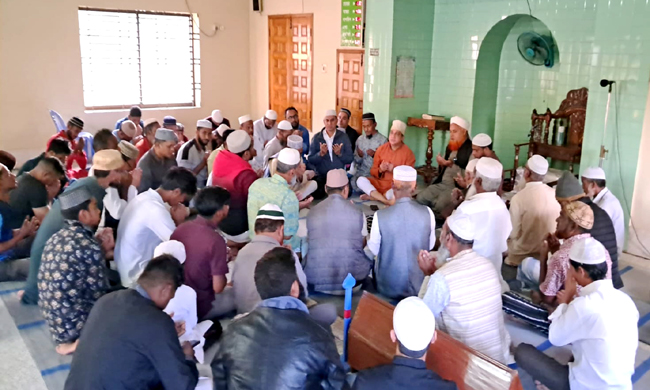 খালেদা জিয়ার রোগমুক্তি ও সুস্থতা কামনায়-আল-ফালাহ জামে মসজিদে দোয়া মাহফিল অনুষ্ঠিত