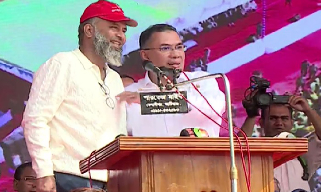 যে কারণে সুনামগঞ্জের যুবদল নেতা হেলালকে মঞ্চে ডেকে নিলেন তারেক রহমান