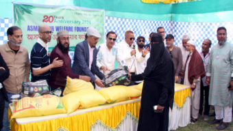 ৫ শতাধিক মানুষের মাঝে আসমা নূর ওয়েলফেয়ার ফাউন্ডেশনের খাদ্যসামগ্রী বিতরণে- কয়েস লোদী