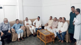 বাণিজ্যমন্ত্রীর সাথে সিলেট ব্যবসায়ী নেতৃবৃন্দের সাক্ষাৎ কালেক্টরেট মসজিদ মার্কেটের সমস্যা সমাধানে আশ্বস্ত করলেন খন্দকার আব্দুল মুক্তাদির