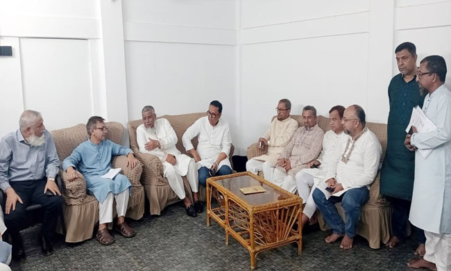 বাণিজ্যমন্ত্রীর সাথে সিলেট ব্যবসায়ী নেতৃবৃন্দের সাক্ষাৎ কালেক্টরেট মসজিদ মার্কেটের সমস্যা সমাধানে আশ্বস্ত করলেন খন্দকার আব্দুল মুক্তাদির