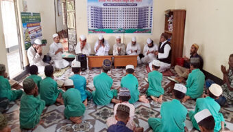 সিলেটে জামেয়া শাহ ওলিউল্লাহ (রহ.) রইছুল উলুম-এর নতুন শিক্ষাবর্ষের ‘সবক প্রদান’ ও দোয়া মাহফিল