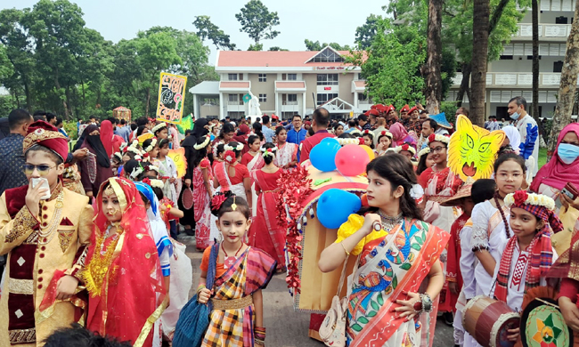 সিলেটে বর্ণিল সাজ বৈশাখী শোভাযাত্রা