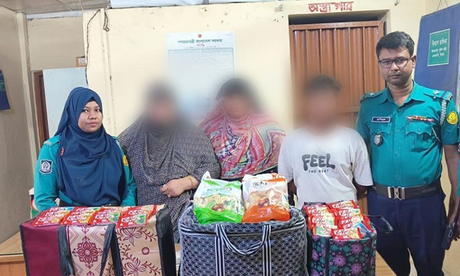 সিলেট নগরীর বড়বাজার থেকে দুই নারীসহ গ্রেপ্তার ৩