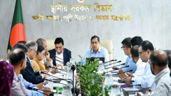 শহর ঘুরে দেখুন, জনগণের কাছে যান-প্রশাসকদের প্রতি স্থানীয় সরকার প্রতিমন্ত্রী