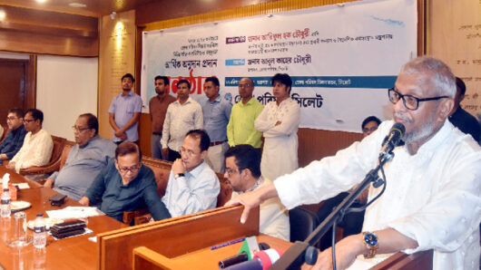 মধ্যপ্রাচ্য অস্থিরতায় নতুন শ্রমবাজার খুঁজছে সরকার : প্রবাসীকল্যাণ মন্ত্রী-আরিফ