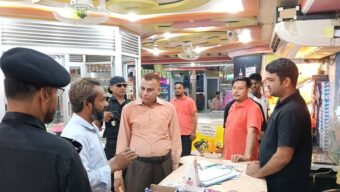 অস্বাস্থ্যকর পরিবেশে খাবার তৈরি: মামার বাড়ি রেস্টুরেন্ট ও রাজমহলকে ৮০ হাজার টাকা জরিমানা