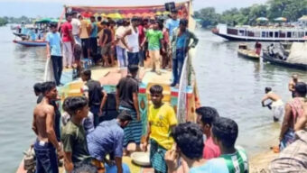 টাঙ্গুয়ার হাওরে হাউসবোটের ছাদ থেকে পড়ে পর্যটক নিখোঁজ