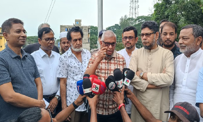 ঈদে ৯৯ শতাংশ শ্রমিকদের বোনাস প্রদান করা হয়েছে, গুজব ছড়াবেন না-মন্ত্রী আরিফুল হক