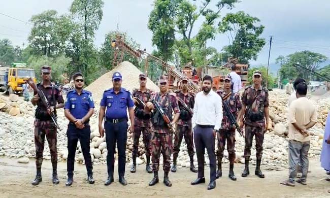 জাফলংয়ে প্রায় ৭ হাজার ঘনফুট পাথর জব্দ