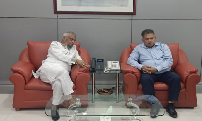 সারওয়ার ‘চোখ খুলে দিয়েছেন’, মাজারের স্বচ্ছতা ‘নিশ্চিত করবো’: মন্ত্রী আরিফুল হক