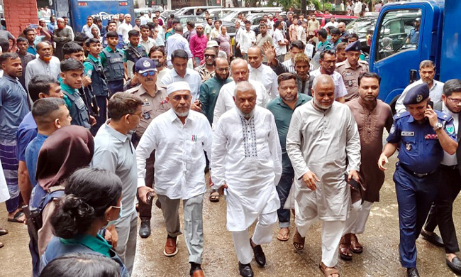 সুরঞ্জিত সেন হত্যা চেষ্টা মামলায় খালাস পেলেন আরিফ, বাবর ও গৌছ