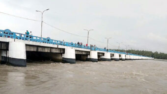 উজানের ঢলে বাড়ছে তিস্তার পানি