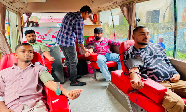 জাফলংয়ে স্বেচ্ছায় রক্তদান কর্মসূচি, রক্ত দিলেন ৮৫ জন