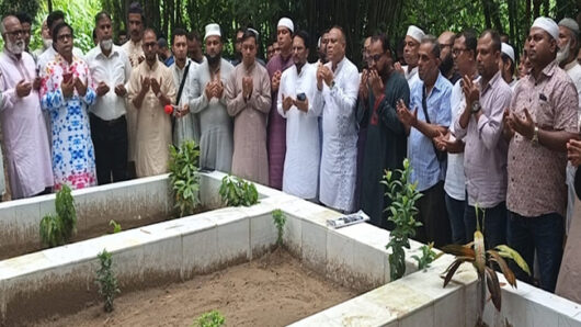 শহীদ সাংবাদিক তুরাবের কবর জিয়ারত করলেন সিলেট ইউনাইটেড জার্নালিস্ট অ্যাসোসিয়েশনের নেতৃবৃন্দ