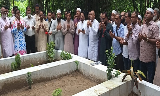 শহীদ সাংবাদিক তুরাবের কবর জিয়ারত করলেন সিলেট ইউনাইটেড জার্নালিস্ট অ্যাসোসিয়েশনের নেতৃবৃন্দ