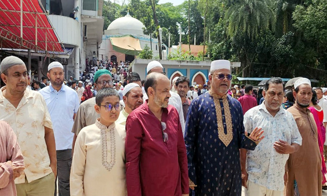শাহজালাল মাজার জিয়ারতের মাধ্যমে প্রচারণা শুরু করলেন সিসিক মেয়র পদপ্রার্থী রফিকুল ইসলাম ফেনু