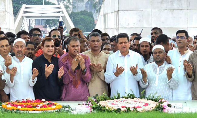 শহীদ জিয়া ও বেগম খালেদা জিয়ার মাজার জিয়ারত করলেন কয়েস লোদীসহ ৯ উন্নয়ন কর্তৃপক্ষের চেয়ারম্যান